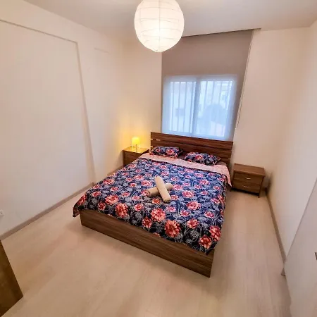 Apartment Sea Duced Larnaca